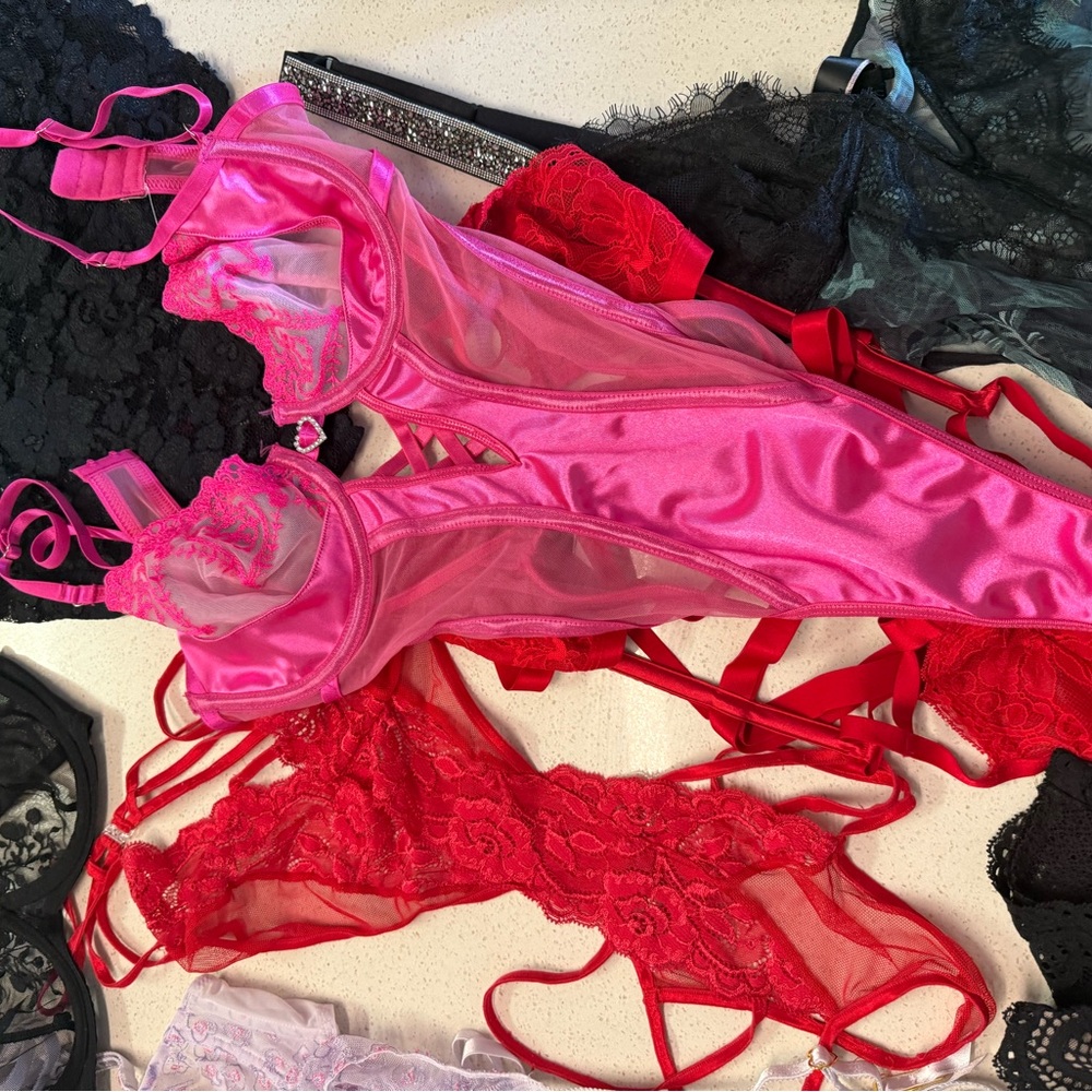 Huge Lingerie Lot Small/Medium Victoria’s Secret - Picture 12 of 16